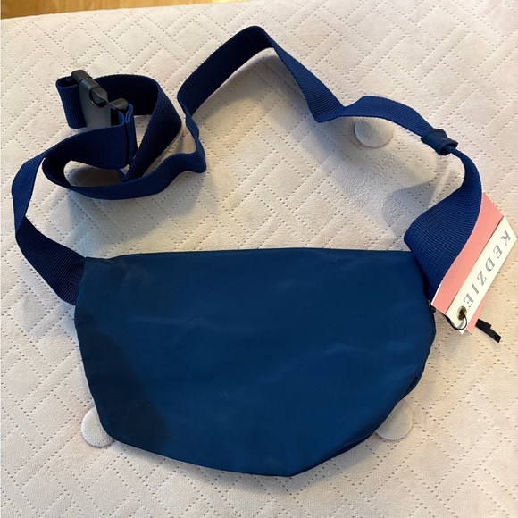 Kedzie blue crossbody/waistpack (Fanny pack) - NWT - Picture 5 of 7
